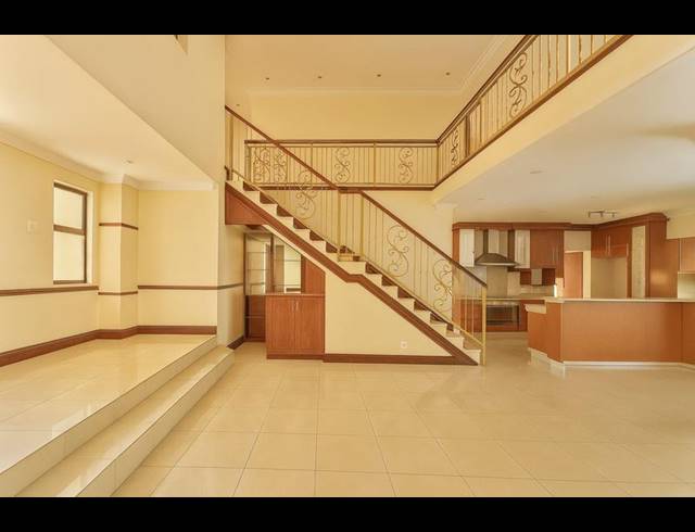 4 BEDROOM TOWNHOUSE FOR SALE IN IZINGA ESTATE
